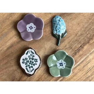 【新品】お花の箸置き(4つ)(テーブル用品)