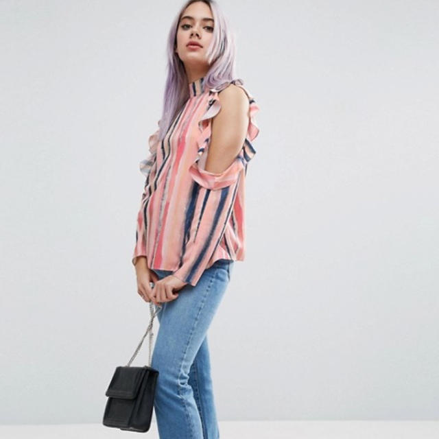 asos(エイソス)のasosオフショルトップス レディースのトップス(シャツ/ブラウス(長袖/七分))の商品写真