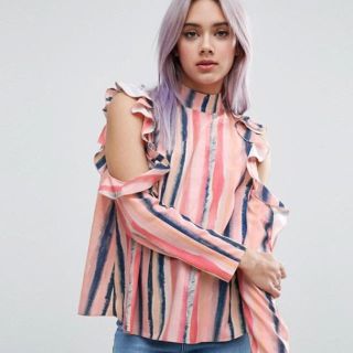 エイソス(asos)のasosオフショルトップス(シャツ/ブラウス(長袖/七分))