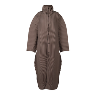 イッセイミヤケ(ISSEY MIYAKE)のISSEY MIYAKE WAVERING PLEATS ロングコート(ロングコート)