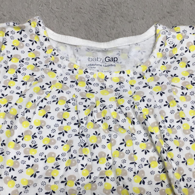 baby GAP 小花柄 Tシャツ レギンス セット キッズ/ベビー/マタニティのキッズ服女の子用(90cm~)(Tシャツ/カットソー)の商品写真