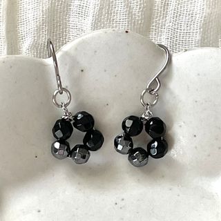 天然石☆オニキスとヘマタイトのサージカルピアス016S