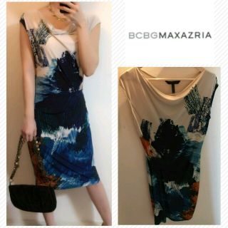 ビーシービージーマックスアズリア(BCBGMAXAZRIA)のBCBG MAXAZRIAネックドレープ柄ワンピースS★スタニングルアー好きにも(ひざ丈ワンピース)