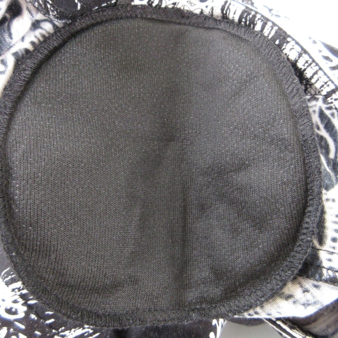 LEONARD(レオナール)の良品 LEONARD レオナール プリント ショートスリーブ カットソー Tシャツ プルオーバー 42 ブラック レディース 古着 中古 USED レディースのトップス(カットソー(半袖/袖なし))の商品写真