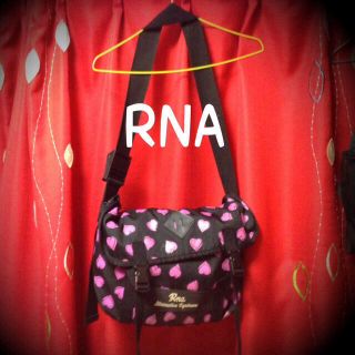 アールエヌエー(RNA)のRNA♡メッセンジャーバッグ(メッセンジャーバッグ)