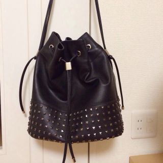 ザラ(ZARA)の新品♡ZARAスタッズ付きバッグ(ショルダーバッグ)