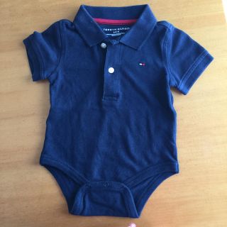 トミーヒルフィガー(TOMMY HILFIGER)のTOMMY HILFIGER 半袖ロンパース  6〜9M(ロンパース)