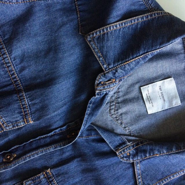 ZARA(ザラ)のZARA ザラ TRF DENIM デニムシャツ XS レディースのトップス(シャツ/ブラウス(長袖/七分))の商品写真