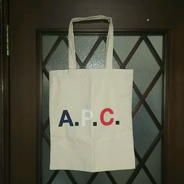 A.P.C(アーペーセー)の未使用☆A.P.C.☆トリコロールロゴのトートバッグ レディースのバッグ(トートバッグ)の商品写真