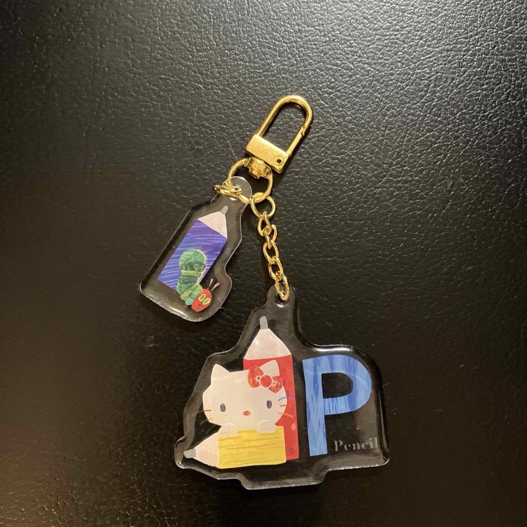 ハローキティ(ハローキティ)のサンリオ はらぺこあおむし × ハローキティ ツイン アクリル キーホルダー エンタメ/ホビーのアニメグッズ(キーホルダー)の商品写真