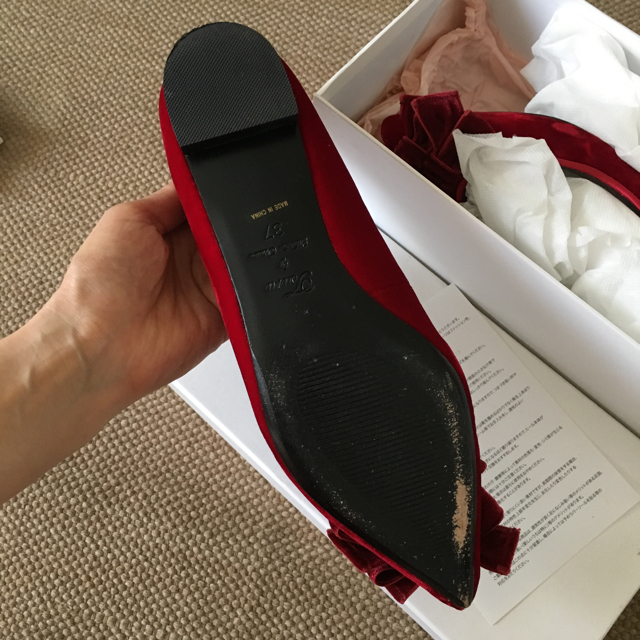 TSURU by Mariko Oikawa(ツルバイマリコオイカワ)の最終値下 Tsuru ベロアリボンパンプス Mimine赤 レディースの靴/シューズ(ハイヒール/パンプス)の商品写真