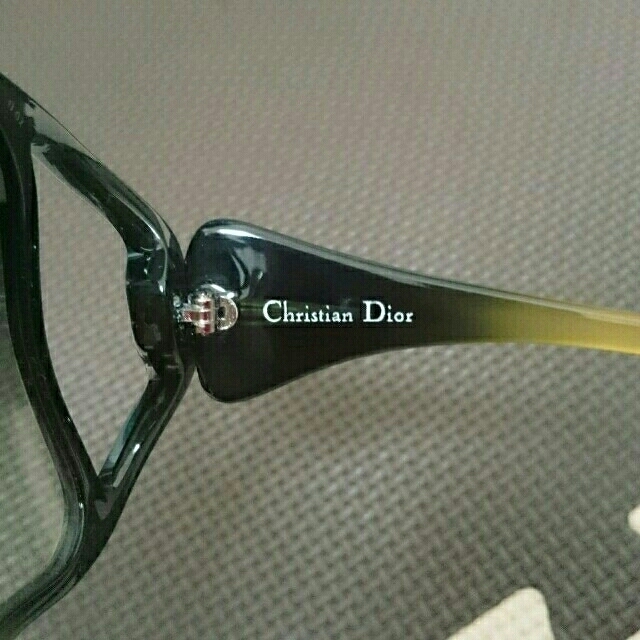 Christian Dior(クリスチャンディオール)のChristian Dior(クリスチャン ディオール)サングラス レディースのファッション小物(サングラス/メガネ)の商品写真