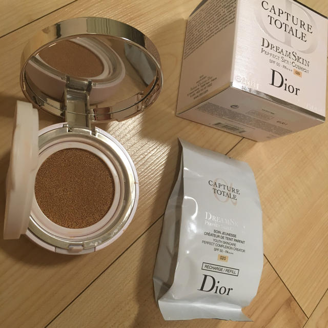 Dior(ディオール)のDiorクッションファンデ★カプチュールトータルドリームスキン セット コスメ/美容のベースメイク/化粧品(ファンデーション)の商品写真