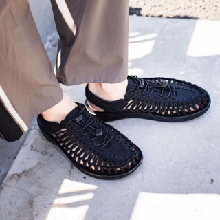 キーン(KEEN)のKEEN27cmUNEEKメンズ新品スポーツサンダルブラック(サンダル)