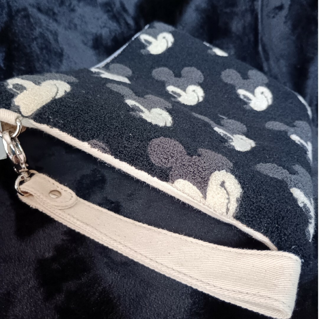 Disney(ディズニー)のプロフ&商品説明必読◆TDR購入◆ミッキー♪タオル生地風ポーチ♪ エンタメ/ホビーのコレクション(その他)の商品写真