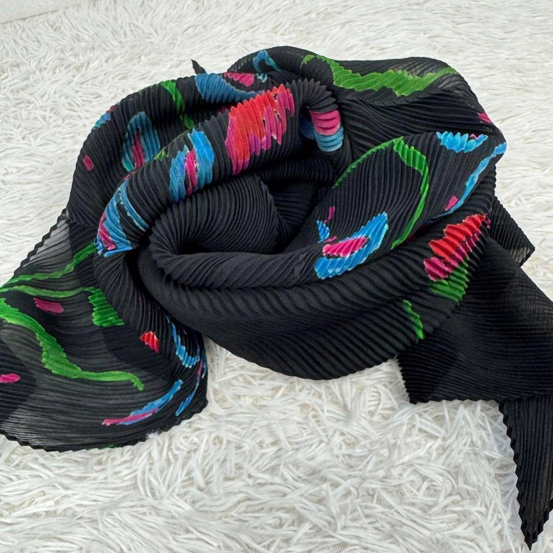 【希少】issey miyake me ストール　スカーフ　プリーツ　花柄 希少】issey miyake me ストール スカーフ プリーツ 花柄