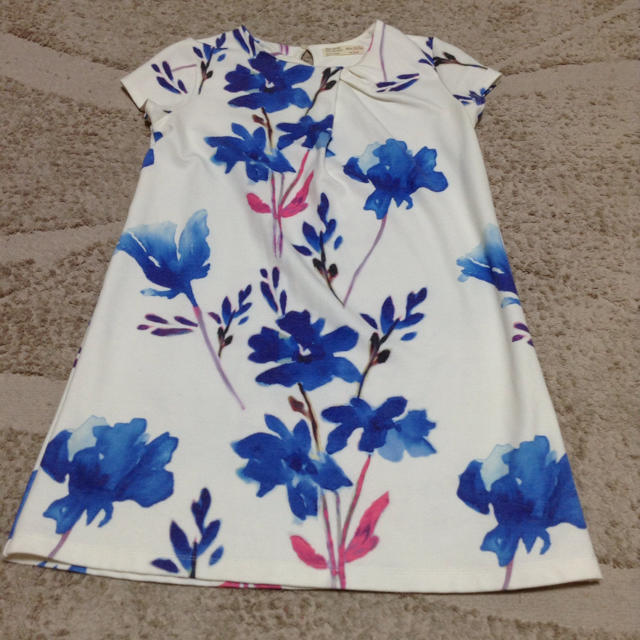 ZARA KIDS(ザラキッズ)のZARAガール 花柄ワンピース キッズ/ベビー/マタニティのキッズ服女の子用(90cm~)(ワンピース)の商品写真