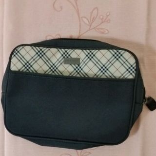 バーバリー(BURBERRY)のいいねに感謝して、値下げしました(^^)vバーバリー　ポーチ(ポーチ)