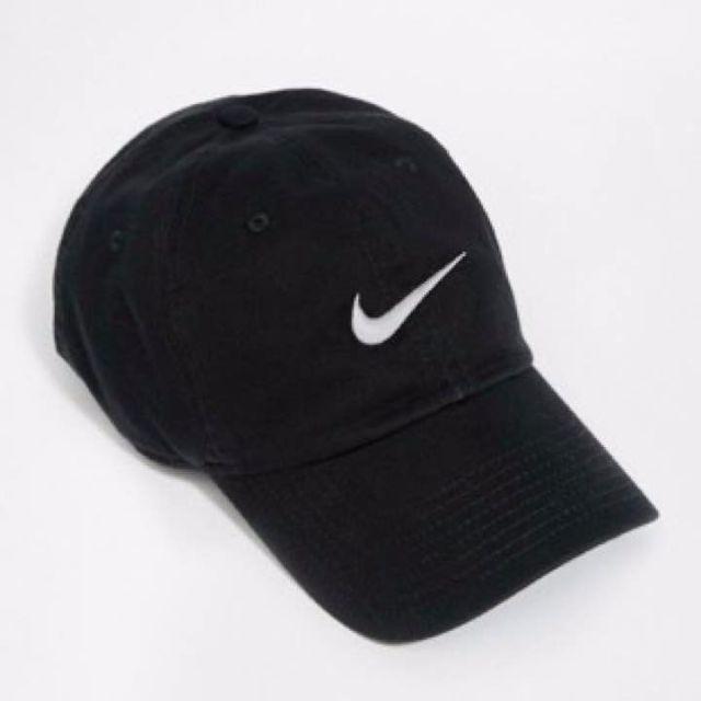 NIKE(ナイキ)の海外モデル★新品！NIKE★ナイキswooshロゴキャップ メンズの帽子(キャップ)の商品写真