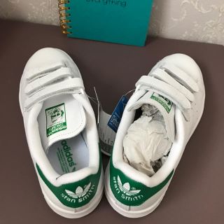 アディダス(adidas)のadidas スタンスミス 新品 23cm ベルクロ マジックテープ(スニーカー)