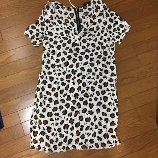 ザラ(ZARA)のグラフ柄ゆったりワンピ(ひざ丈ワンピース)