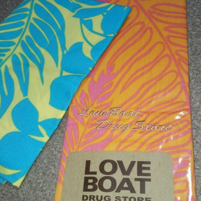 LOVE BOAT(ラブボート)のクッションカバー2枚 値下げ☆ インテリア/住まい/日用品のインテリア小物(クッションカバー)の商品写真