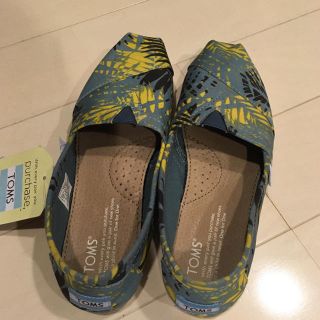 トムズ(TOMS)のTOMS★トムズ★ハワイ購入★新品スリッポン(スリッポン/モカシン)