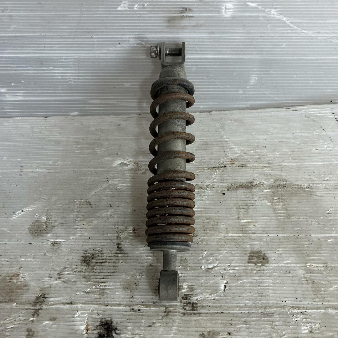 SUZUKI ジェンマ90クエスト CD13A リアサスペンション スズキ 自動車/バイクのバイク(パーツ)の商品写真