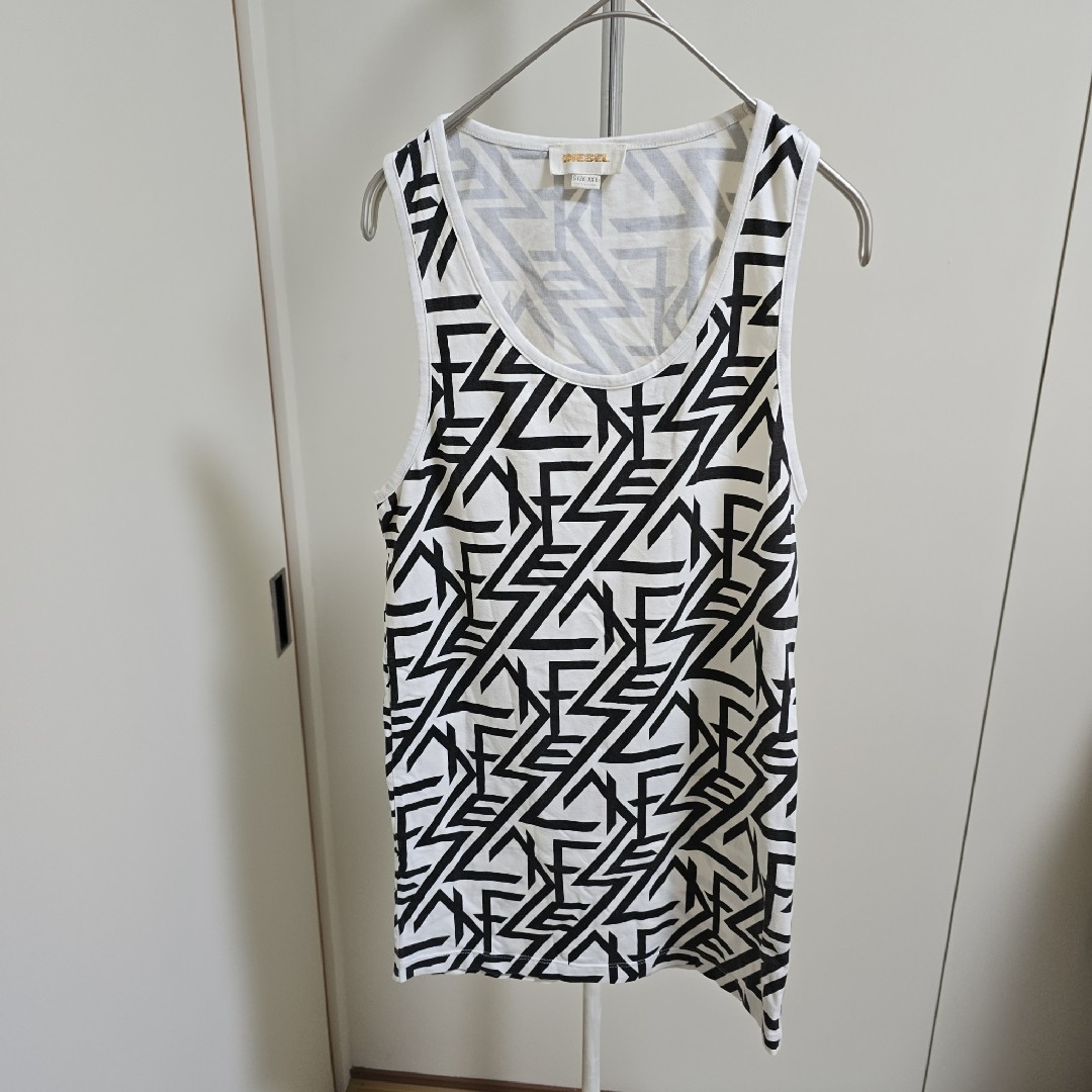 DIESEL(ディーゼル)のDIESEL ディーゼル 幾何学模様 タンクトップ レディースのトップス(タンクトップ)の商品写真