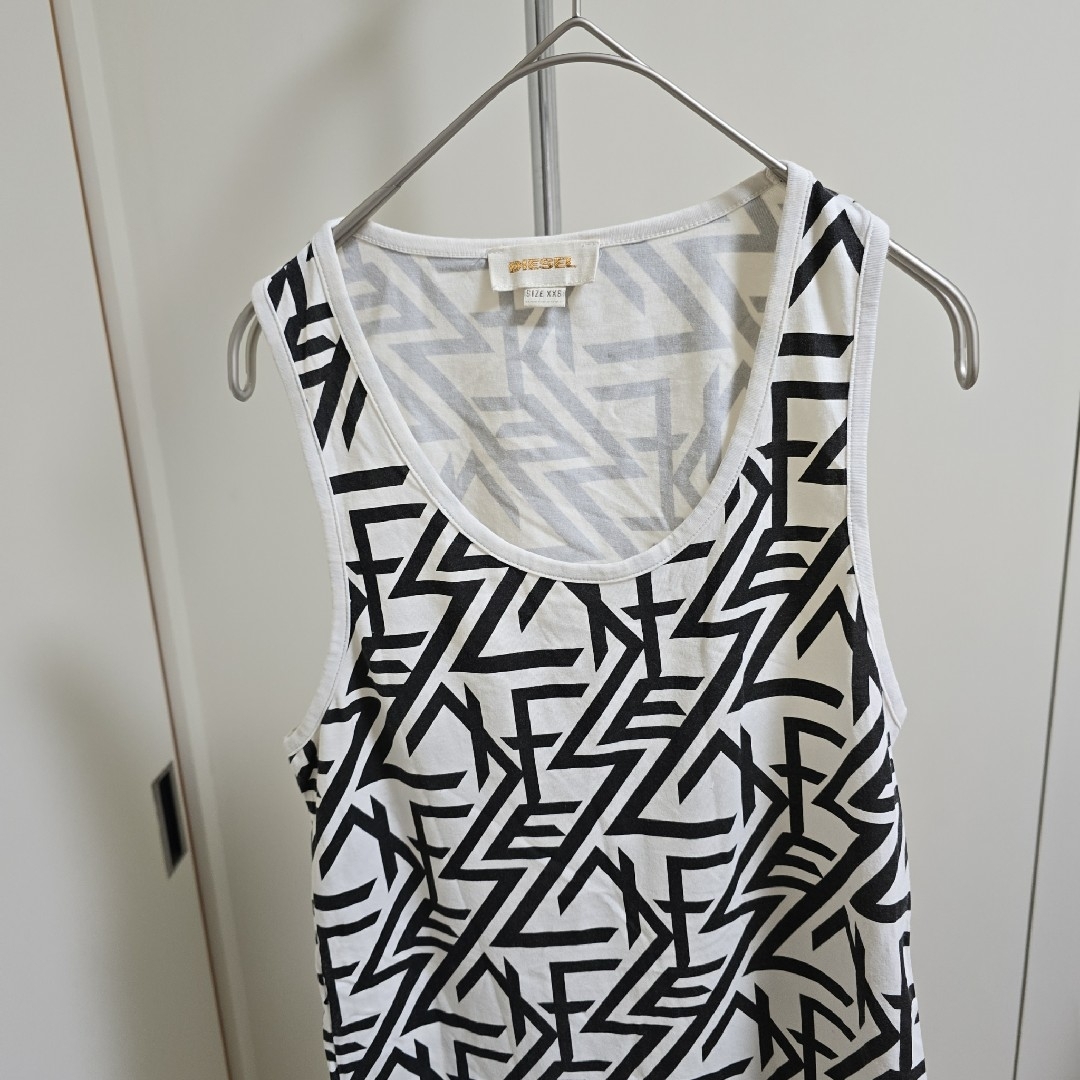 DIESEL(ディーゼル)のDIESEL ディーゼル 幾何学模様 タンクトップ レディースのトップス(タンクトップ)の商品写真