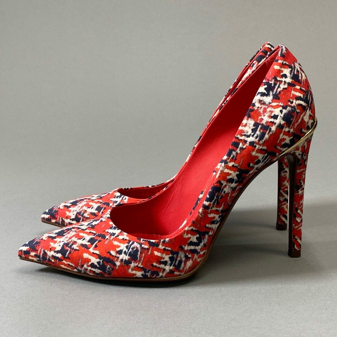 LOUIS VUITTON(ルイヴィトン)の3i30 《美品》 LOUIS VUITTON ルイヴィトン ハイヒールパンプス ポインテッドトゥ 総柄 SC0194 36サイズ レッド マルチカラー レディースt18r レディースの靴/シューズ(ハイヒール/パンプス)の商品写真