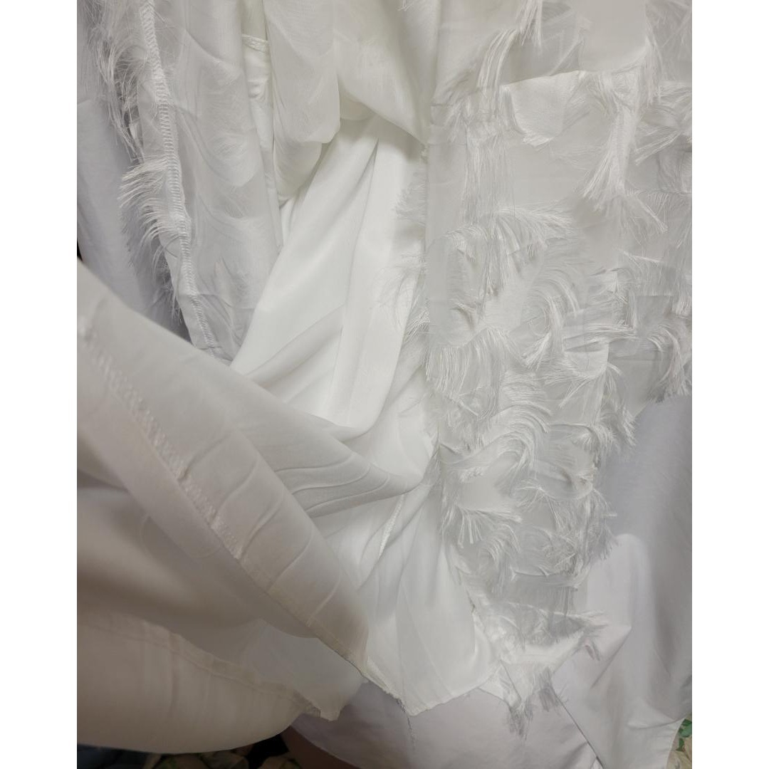 【新品】白フェザードレス ウエディング M ロング 前撮り 会 パーティ 謝恩会 レディースのフォーマル/ドレス(ロングドレス)の商品写真