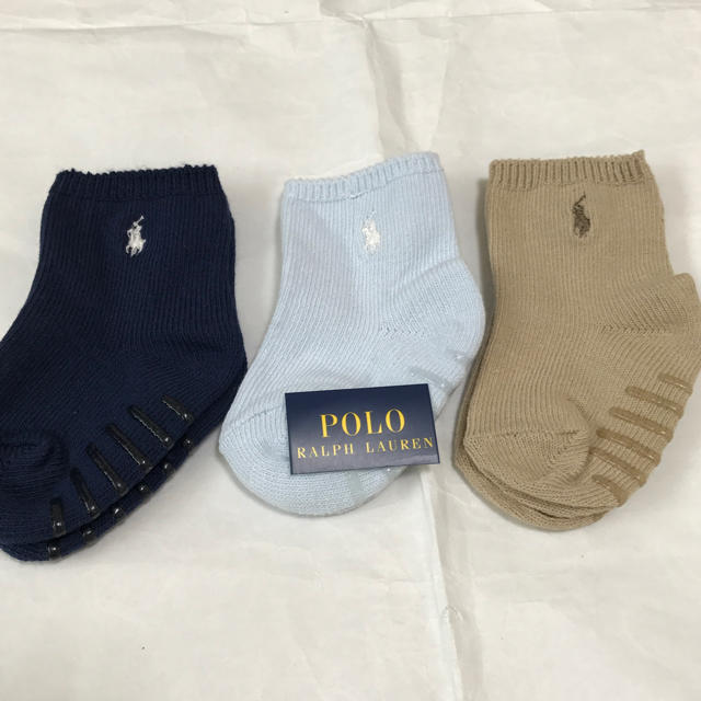 Ralph Lauren(ラルフローレン)のプチギフト♡新品ラルフローレン スタイ＆靴下セット ファミリア プチバトー好き キッズ/ベビー/マタニティのこども用ファッション小物(靴下/タイツ)の商品写真