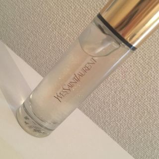 イヴサンローランボーテ(Yves Saint Laurent Beaute)のイヴ・サンローラン ラディアントタッチプライマー1(化粧下地)