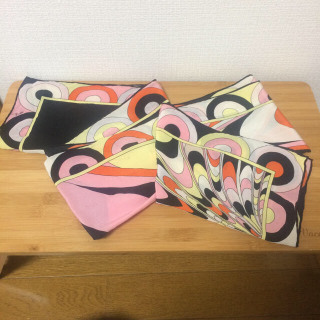 EMILIO PUCCI(エミリオプッチ)のチェリー様専用 【正規品】EMILIO PUCCI エミリオプッチ♡スカーフ レディースのファッション小物(バンダナ/スカーフ)の商品写真