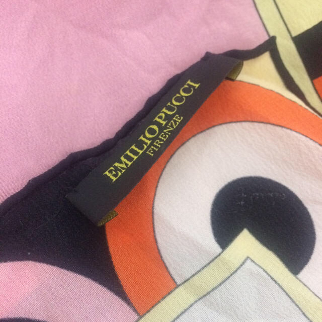 EMILIO PUCCI(エミリオプッチ)のチェリー様専用 【正規品】EMILIO PUCCI エミリオプッチ♡スカーフ レディースのファッション小物(バンダナ/スカーフ)の商品写真