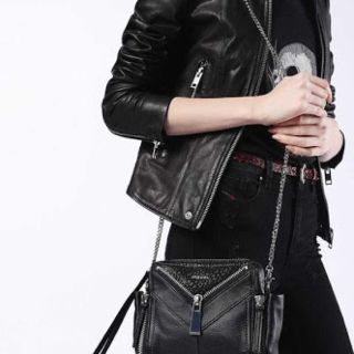 DIESEL - 本日限定価格 DIESEL LE-ZIPPER レザー ショルダーバッグの ...