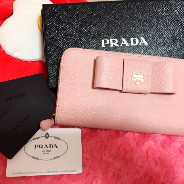 PRADA(プラダ)のPRADA リボン型お財布 レディースのファッション小物(財布)の商品写真