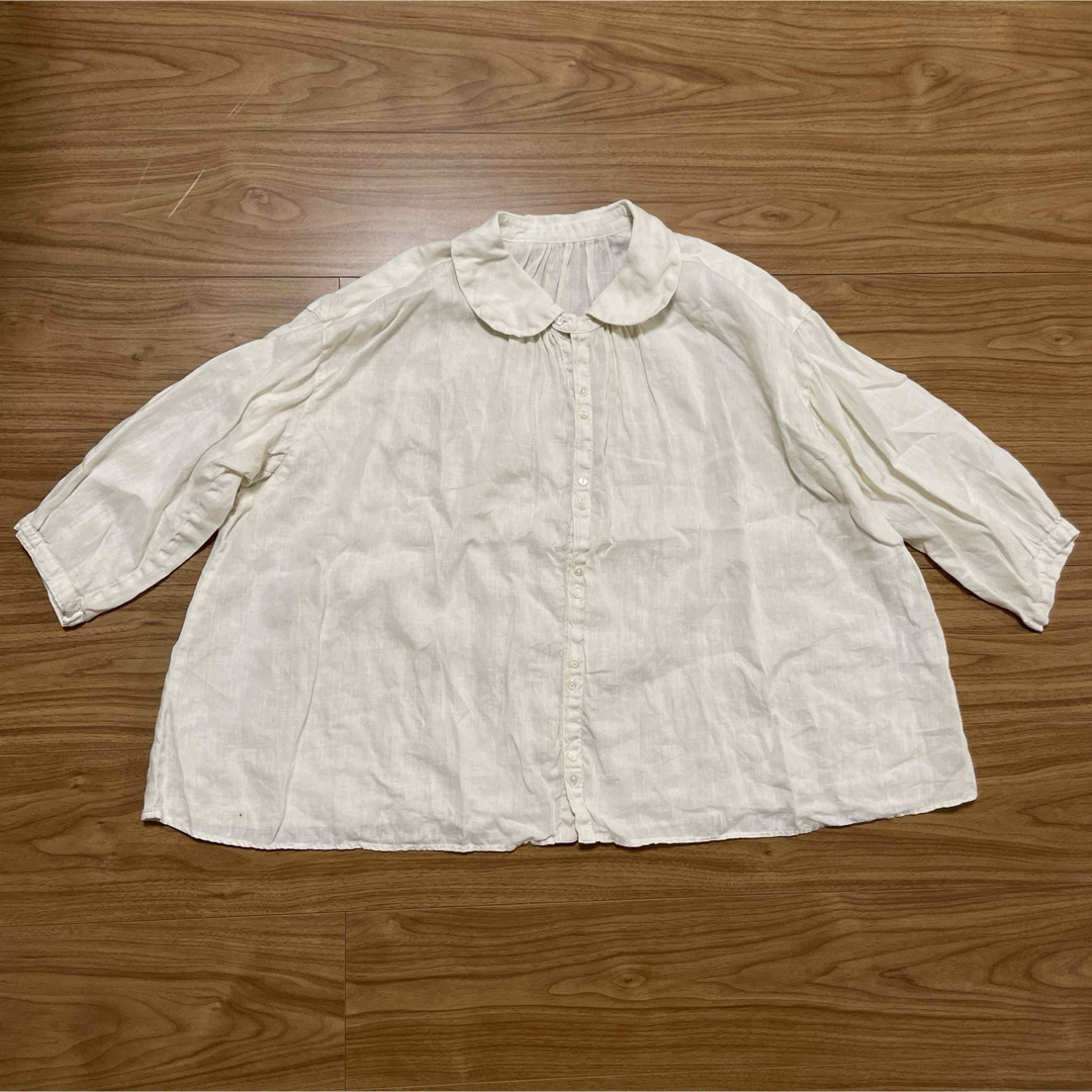 bisque by nest Robe(ビスクバイネストローブ)のビスクバイネストローブ リネン100%ラウンドカラー ブラウス ベージュ レディースのトップス(シャツ/ブラウス(長袖/七分))の商品写真