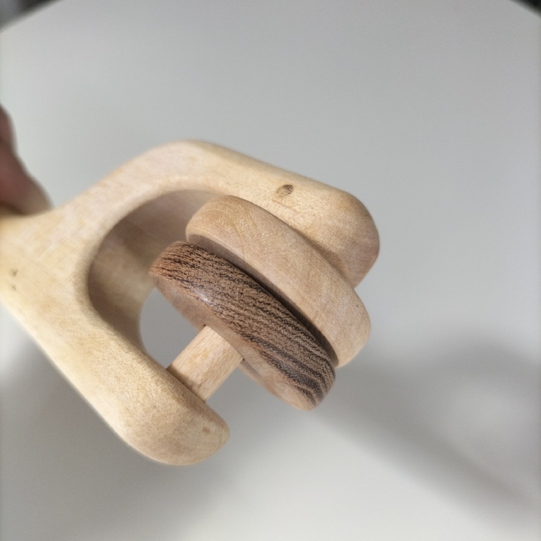 日本製 高級木製 おもちゃ カタカタ エンタメ/ホビーのおもちゃ/ぬいぐるみ(その他)の商品写真