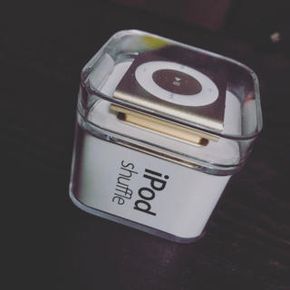 iPod シャッフル iPod shuffle 音楽プレイヤー 未使用 新品(ポータブルプレーヤー)