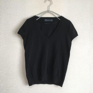 ザラ(ZARA)のZARA 半袖 Ｖネック 春ニット ブラック(カットソー(半袖/袖なし))