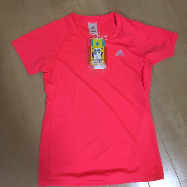 adidas(アディダス)のadidas レディース 新品 Tシャツ Ｍ レディースのトップス(Tシャツ(半袖/袖なし))の商品写真