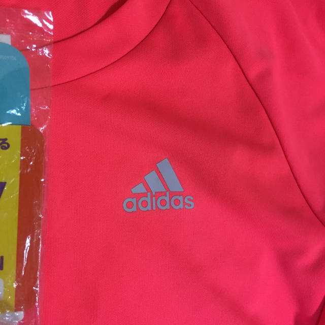 adidas(アディダス)のadidas レディース 新品 Tシャツ Ｍ レディースのトップス(Tシャツ(半袖/袖なし))の商品写真