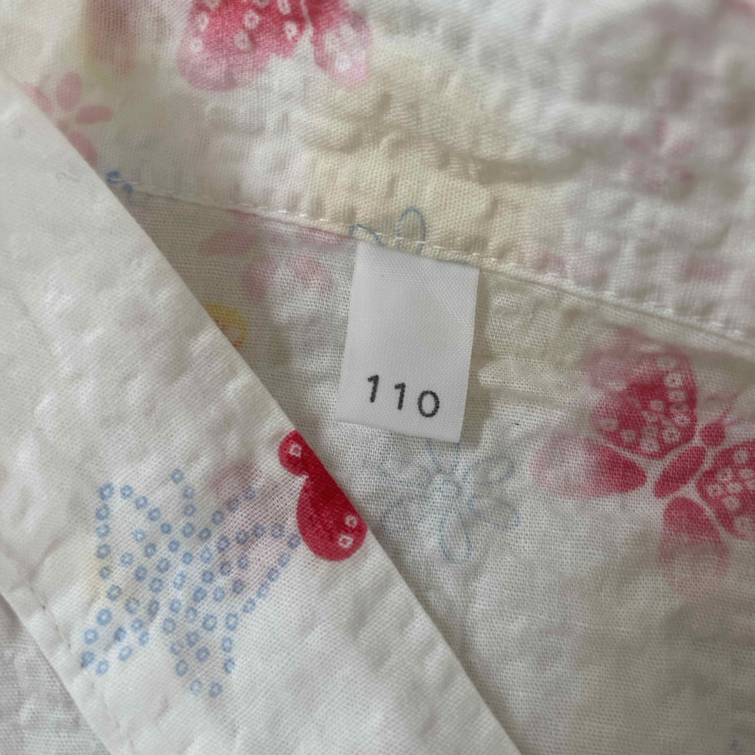 女の子 蝶々柄 甚平上下セット サイズ110 キッズ/ベビー/マタニティのキッズ服女の子用(90cm~)(甚平/浴衣)の商品写真