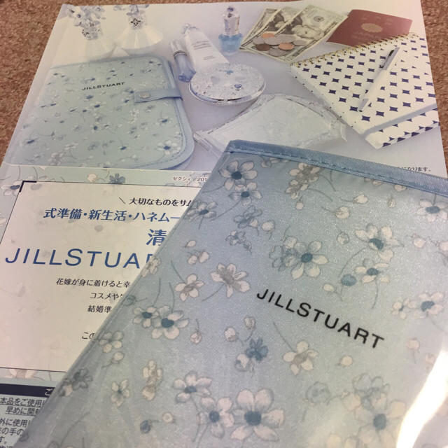 JILLSTUART(ジルスチュアート)のゼクシィ6月号 ジルスチュアート マルチケース エンタメ/ホビーの雑誌(ファッション)の商品写真