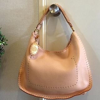 フェンディ(FENDI)のFENDI セレリアワンショルダーバッグ(ショルダーバッグ)