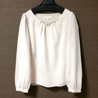 プロポーションボディドレッシング(PROPORTION BODY DRESSING)のフラワービジュー装飾ブラウス♡くすみピンク(シャツ/ブラウス(長袖/七分))