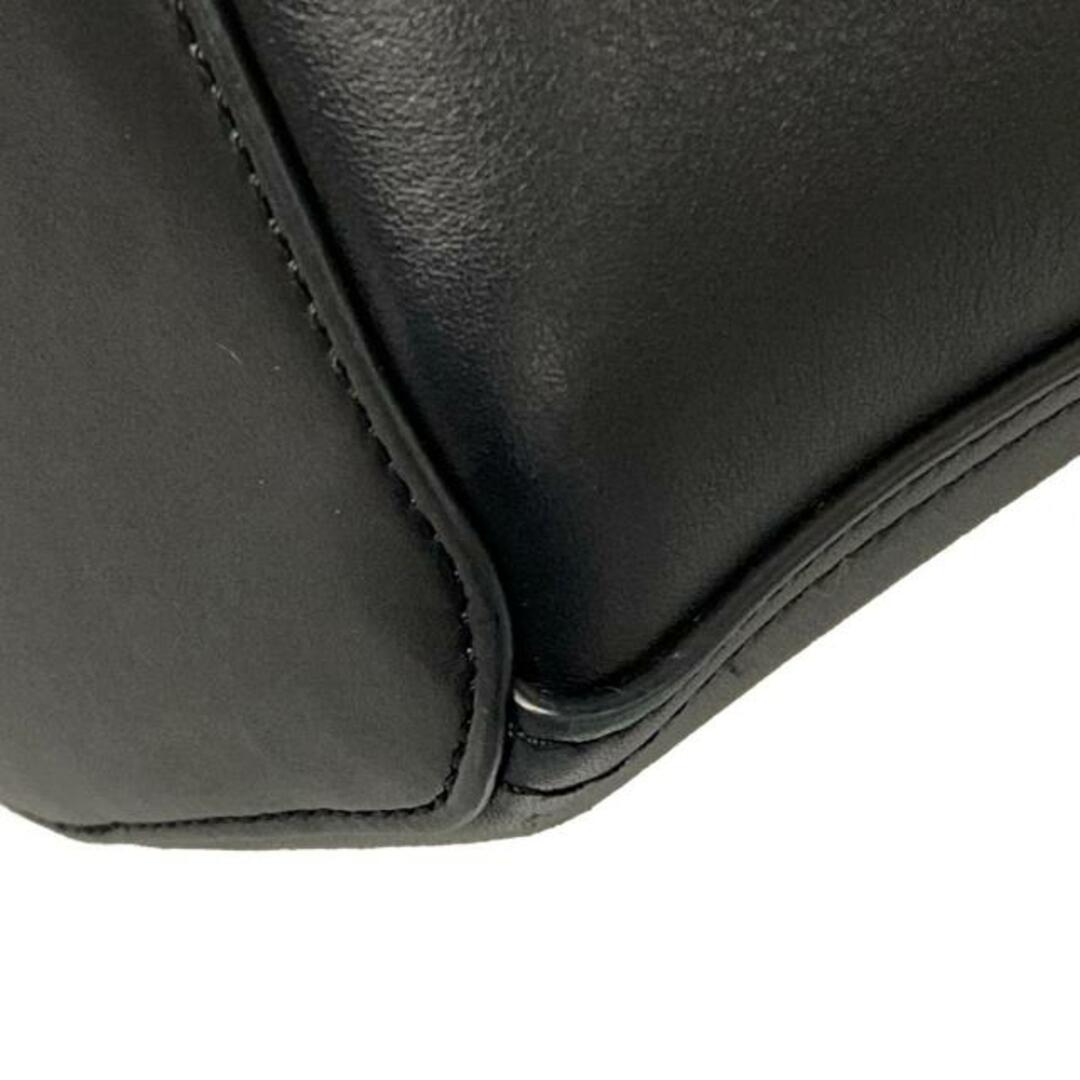 LOEWE(ロエベ)のLOEWE(ロエベ) ハンドバッグ ペブル バケットバッグ ミニ 黒 レディースのバッグ(ハンドバッグ)の商品写真