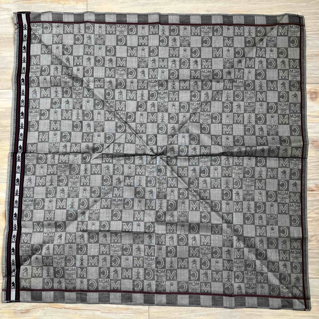 MCM(エムシーエム)のエムシーエムMCM メンズハンカチ　綿100% メンズのファッション小物(ハンカチ/ポケットチーフ)の商品写真